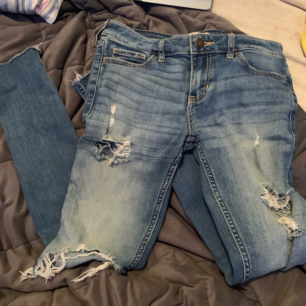 Hollister ankle length jeans.